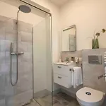 Apartment Hidden Gem W Kitchen *