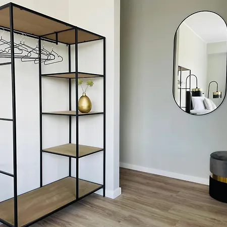Διαμέρισμα Modern Private Suite Bathroom & Shared Kitchen Raamsdonksveer