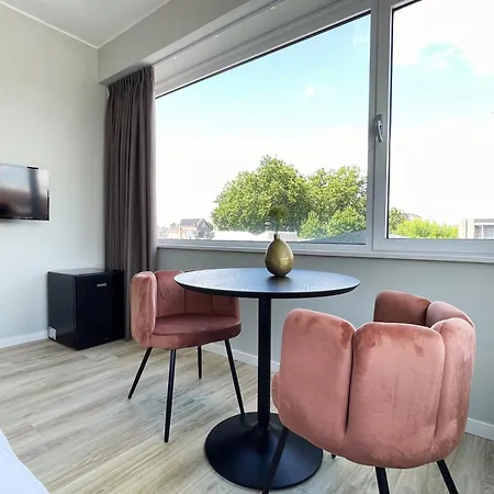 Διαμέρισμα Modern Private Suite Bathroom & Shared Kitchen Raamsdonksveer