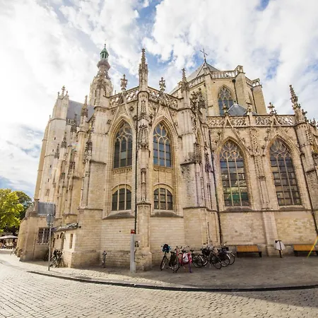 Apartment Hidden Gem W Kitchen *