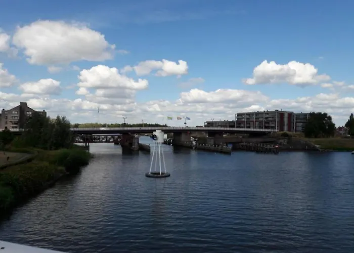 Hidden Gem W Kitchen