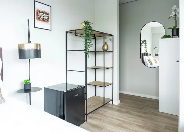 Apartment Hidden Gem W Kitchen *