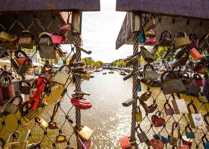 Hidden Gem W Kitchen *